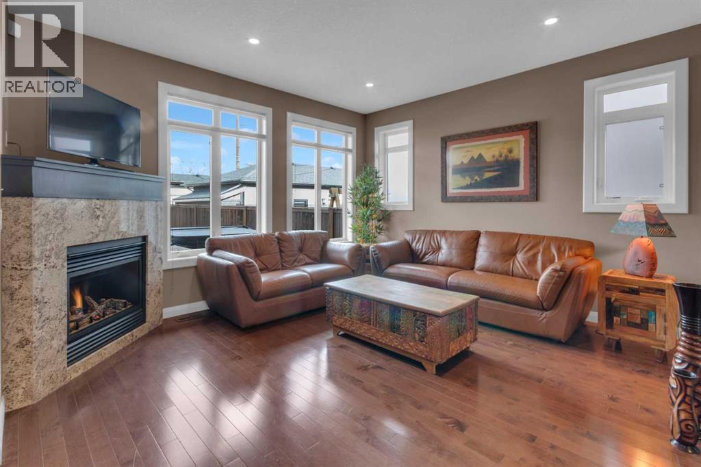 Single Family House for Sale in   Avenue NW West Hillhurst Calgary 