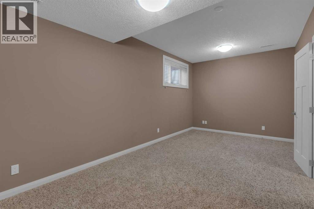 Single Family House for Sale in   Avenue NW West Hillhurst Calgary 