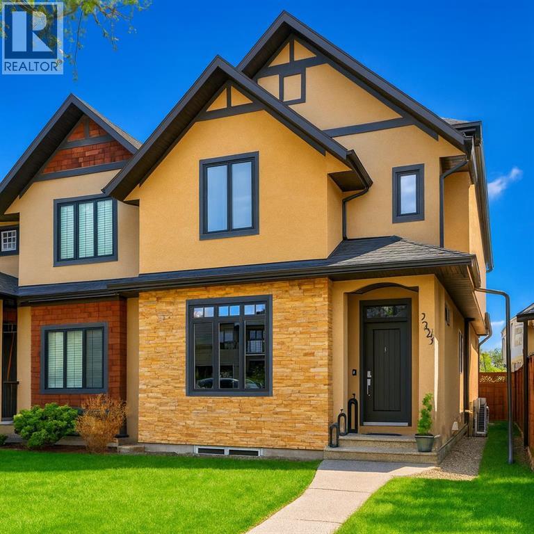 Single Family House for Sale in   Avenue NW West Hillhurst Calgary 