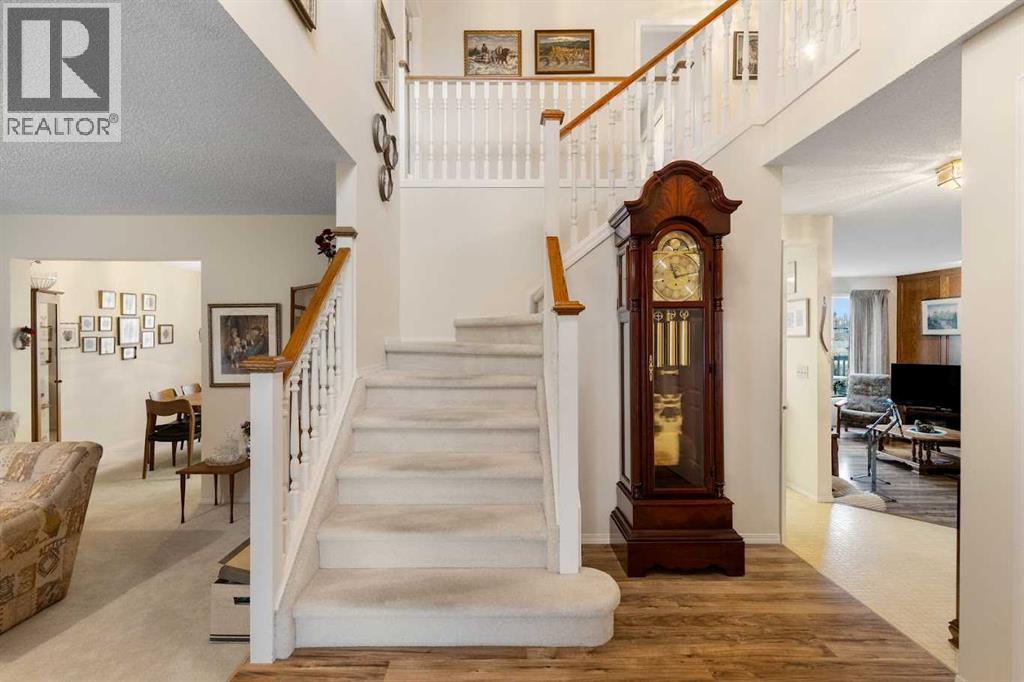 224 Douglas Woods Point SE, Calgary, Alberta