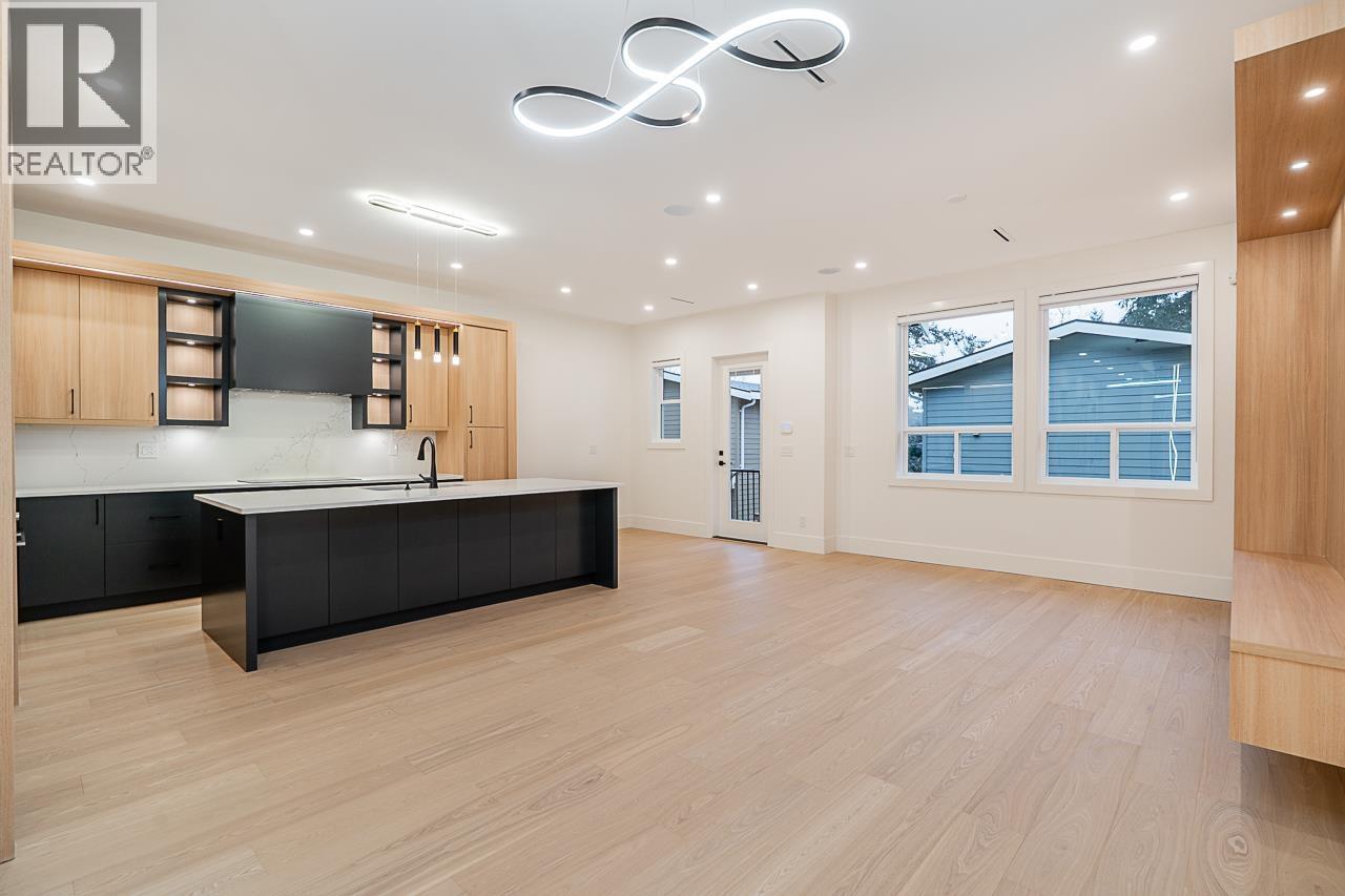 2208 ST GEORGE STREET, Port Moody