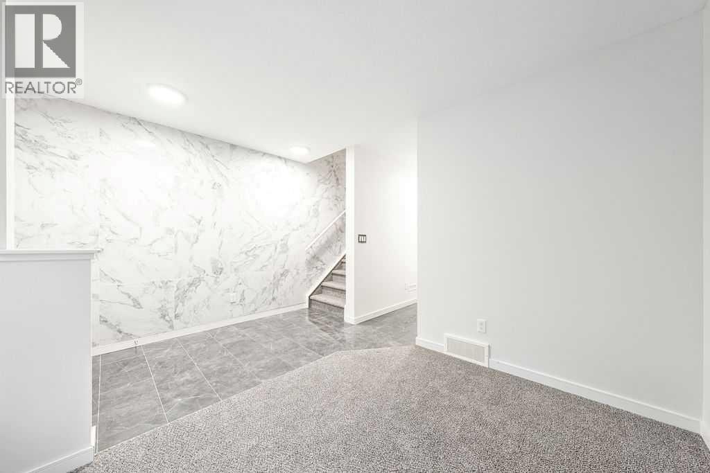 Single Family House for Sale in  Evansridge Common NW Evanston Calgary 