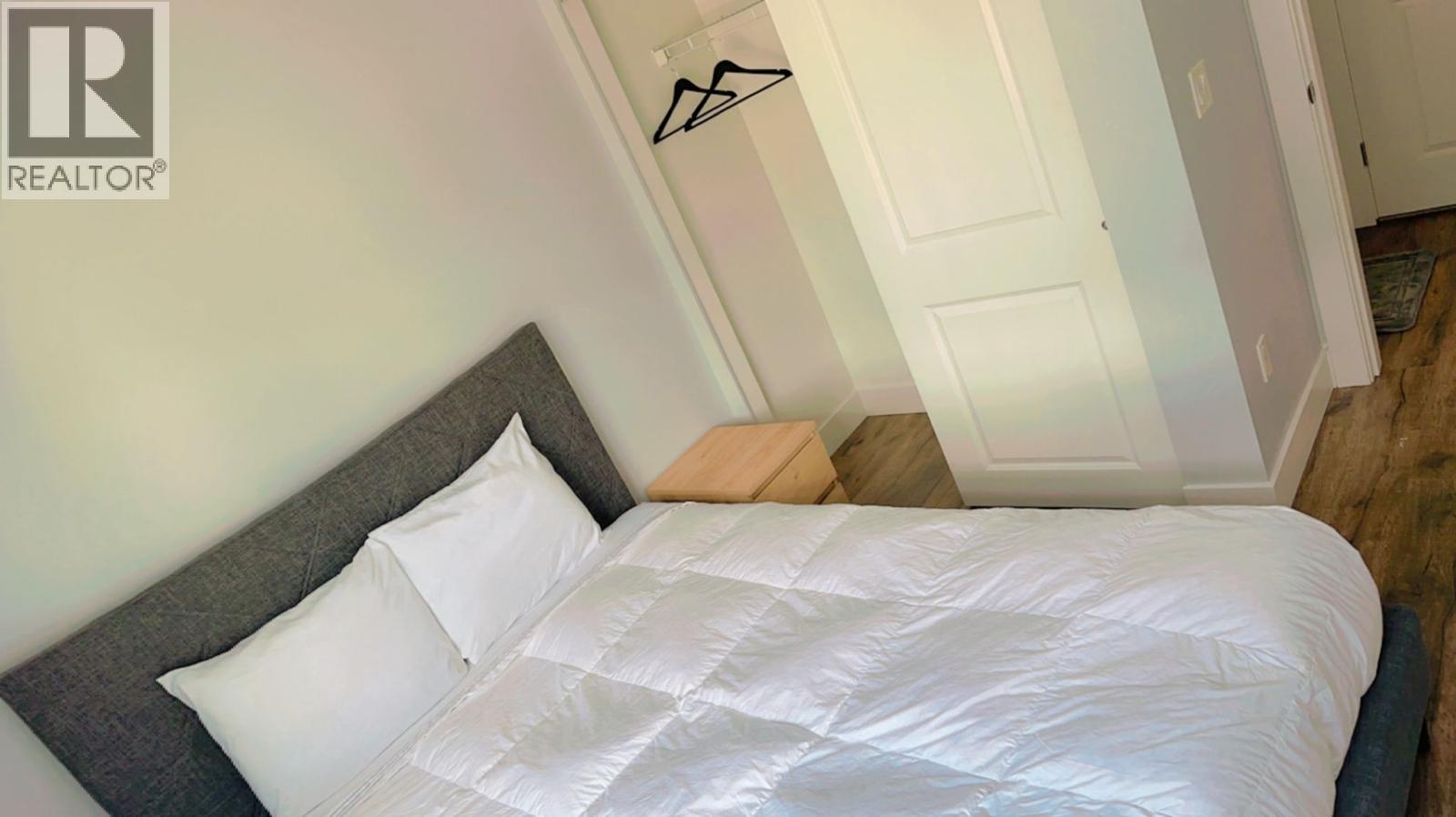 1 722 Coopland Crescent, Kelowna