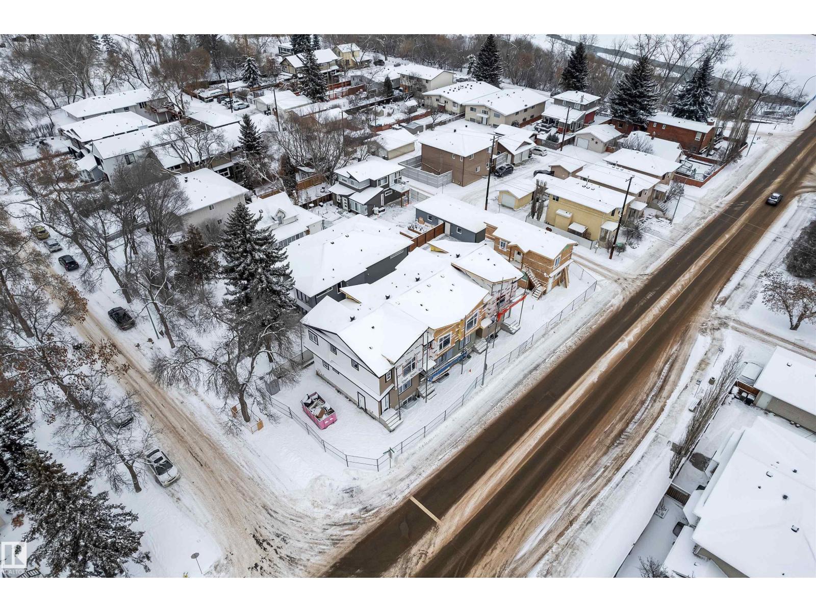 #8822 8824 8826 8828 8822G ROWLAND RD NW, Edmonton