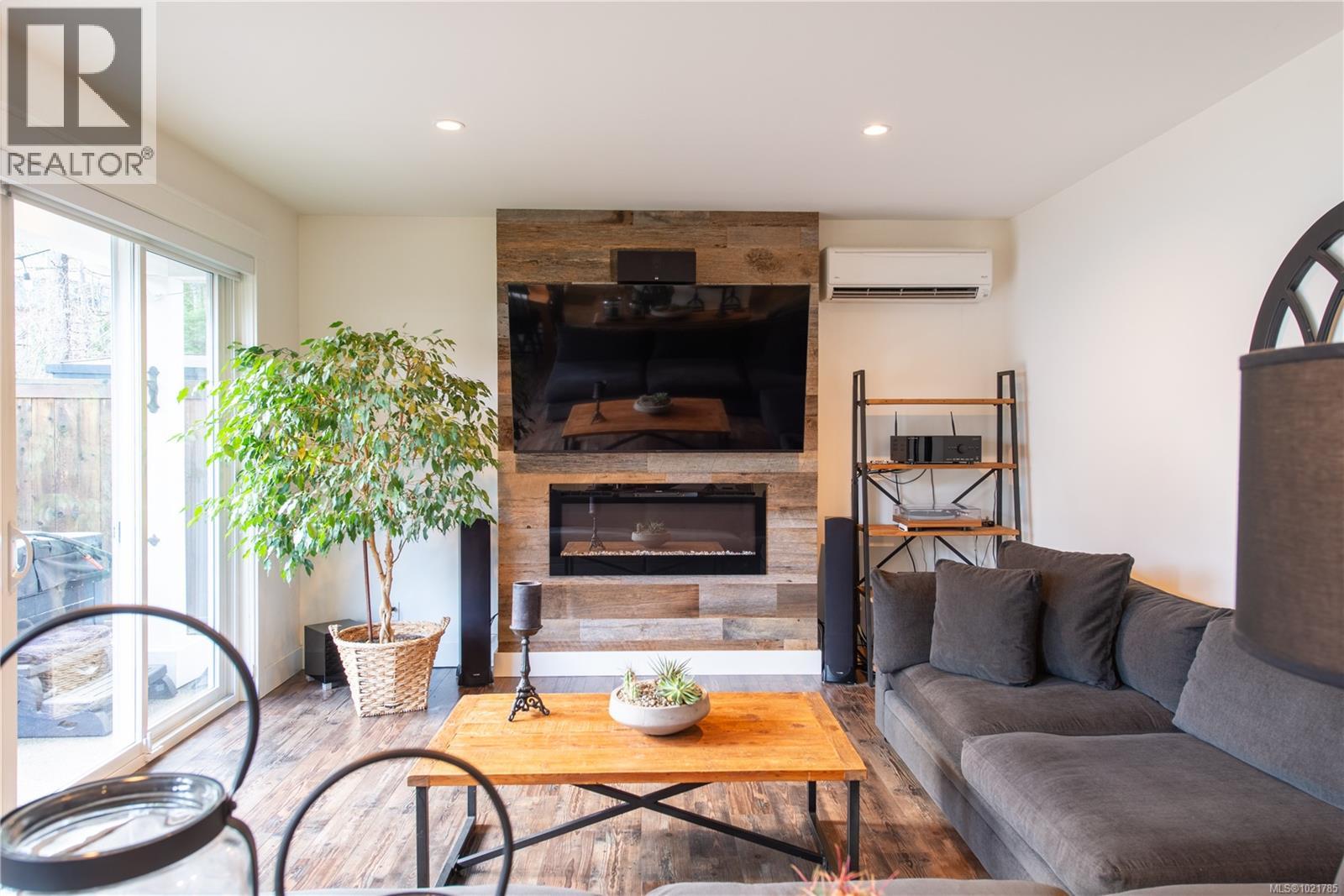 17 Jedstone Pl, View Royal