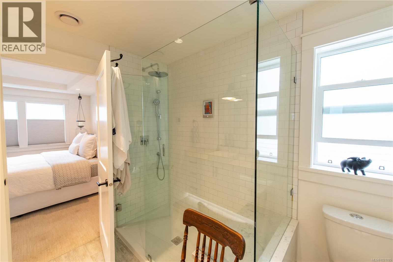 17 Jedstone Pl, View Royal