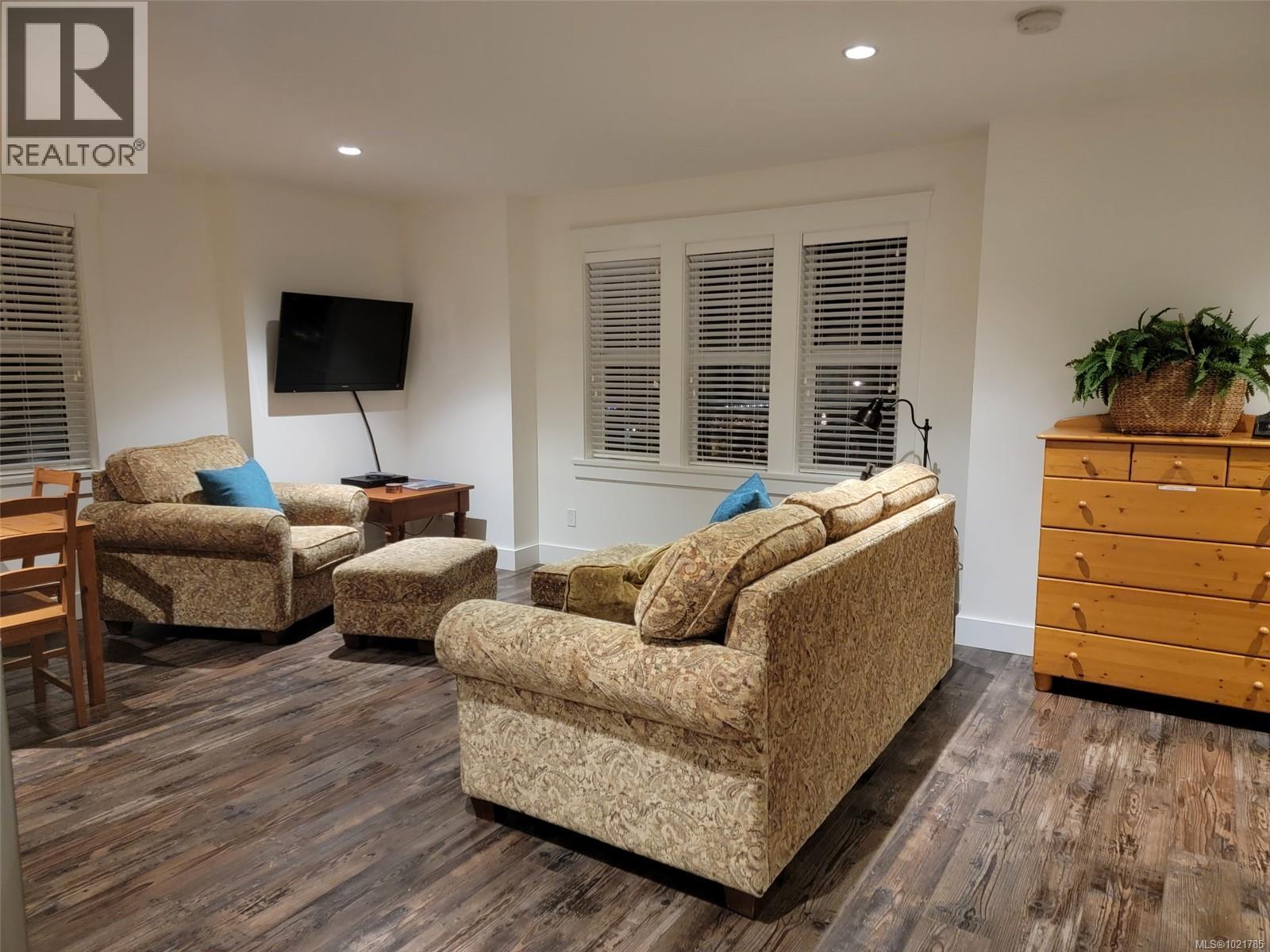 17 Jedstone Pl, View Royal