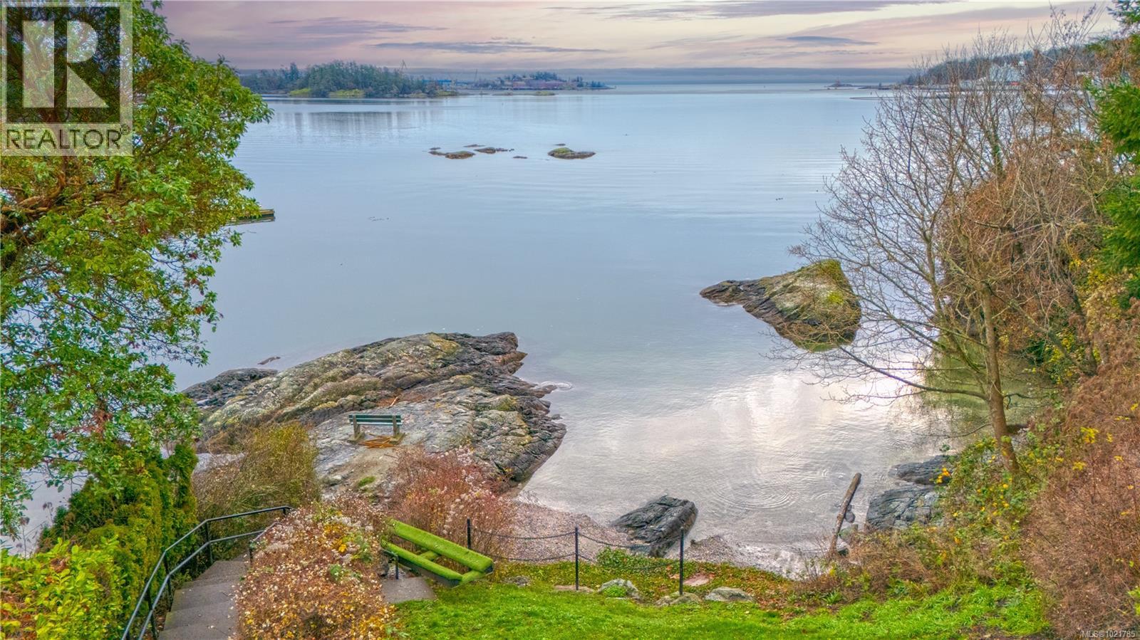 17 Jedstone Pl, View Royal