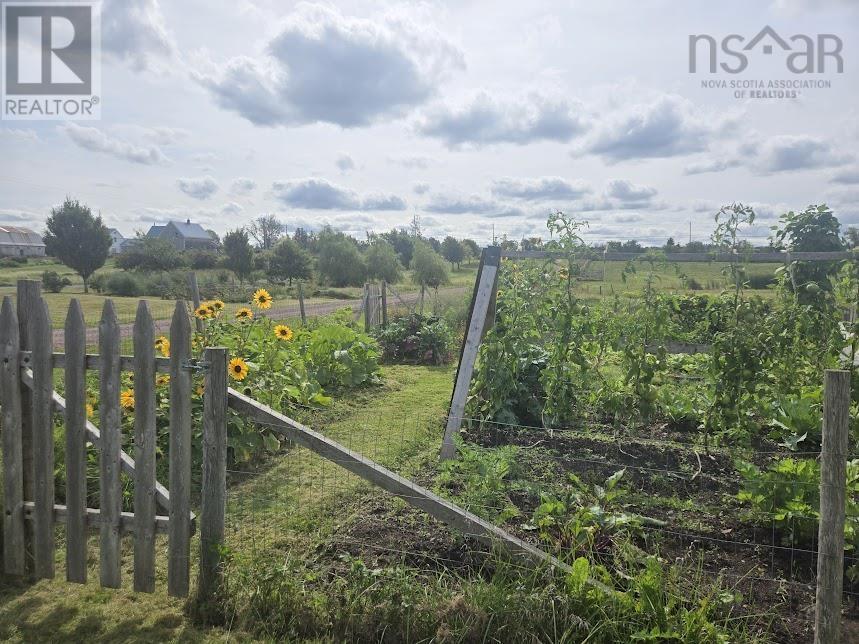 Property 15 of 42 of 803 6 Highway