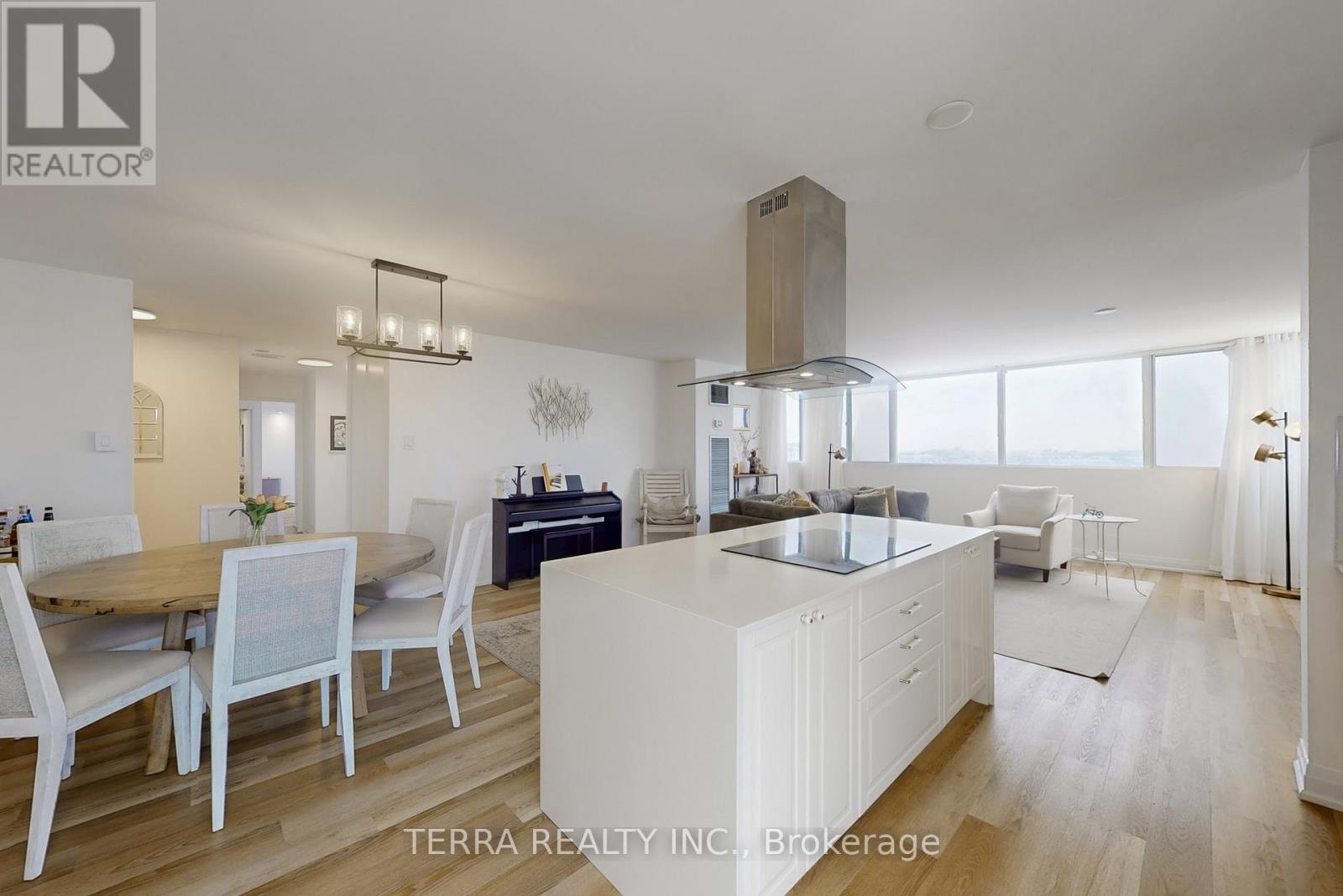 #2502 80 ANTIBES DRIVE - 24