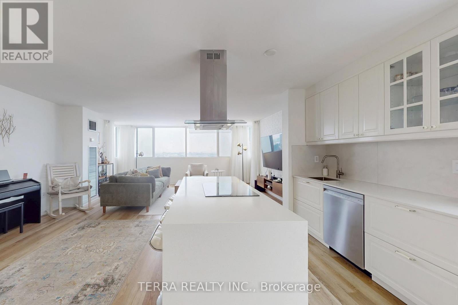 #2502 80 ANTIBES DRIVE - 25