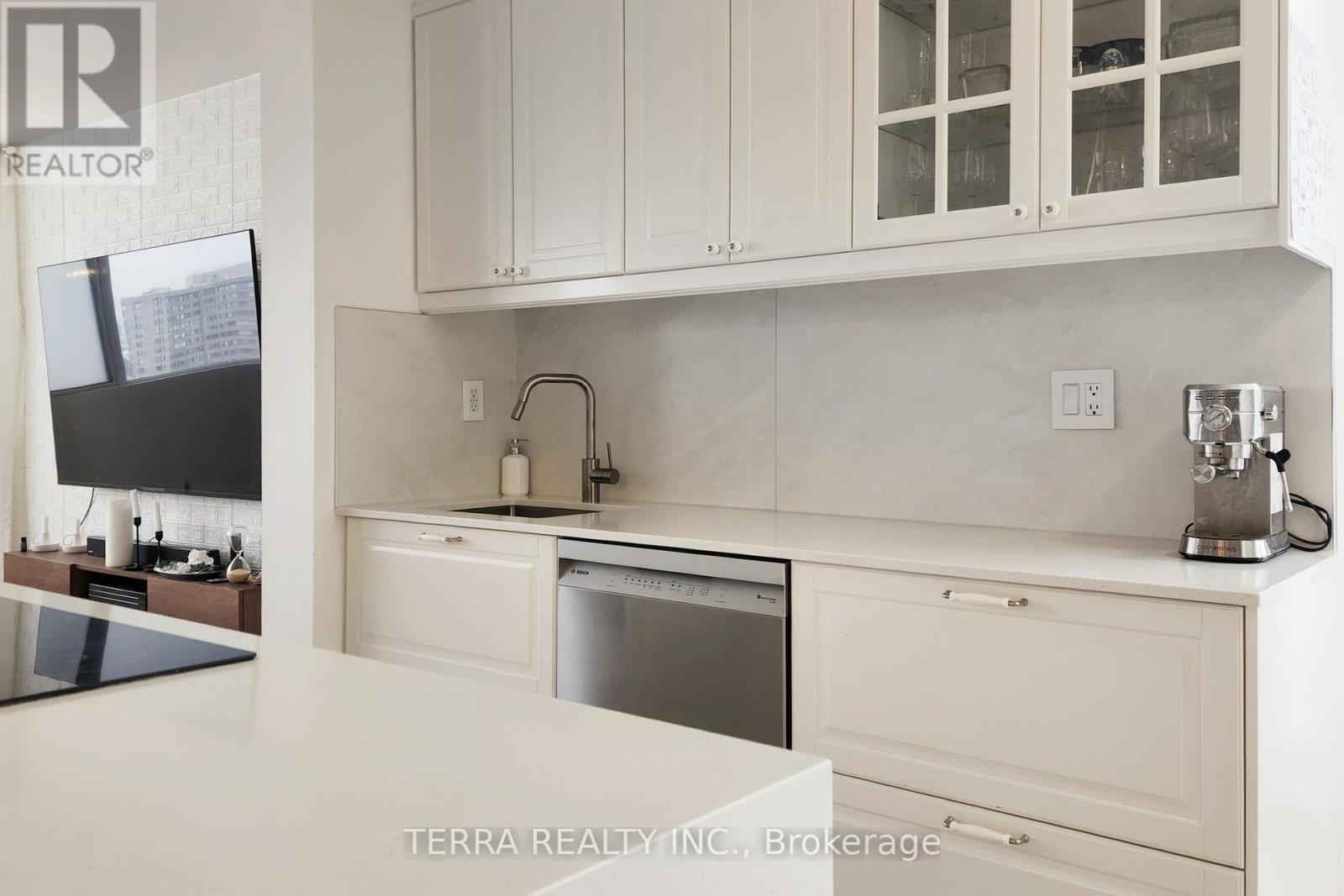 #2502 80 ANTIBES DRIVE - 28