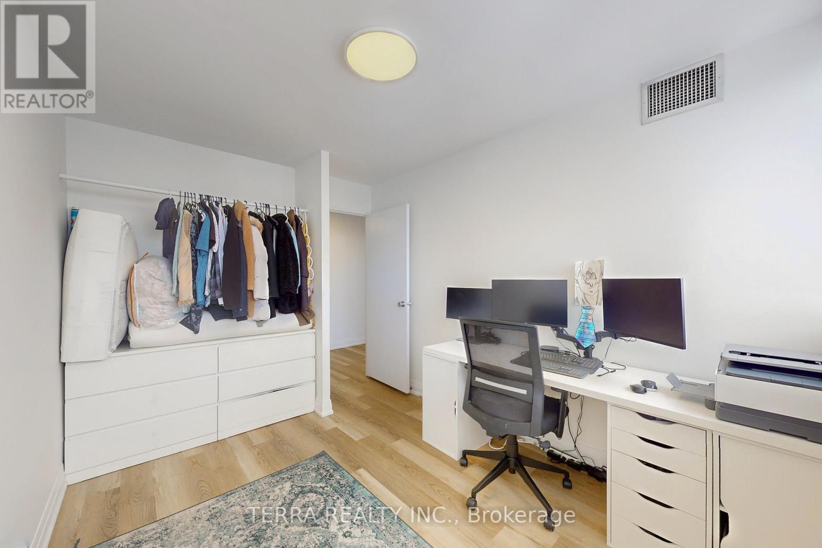 #2502 80 ANTIBES DRIVE - 40