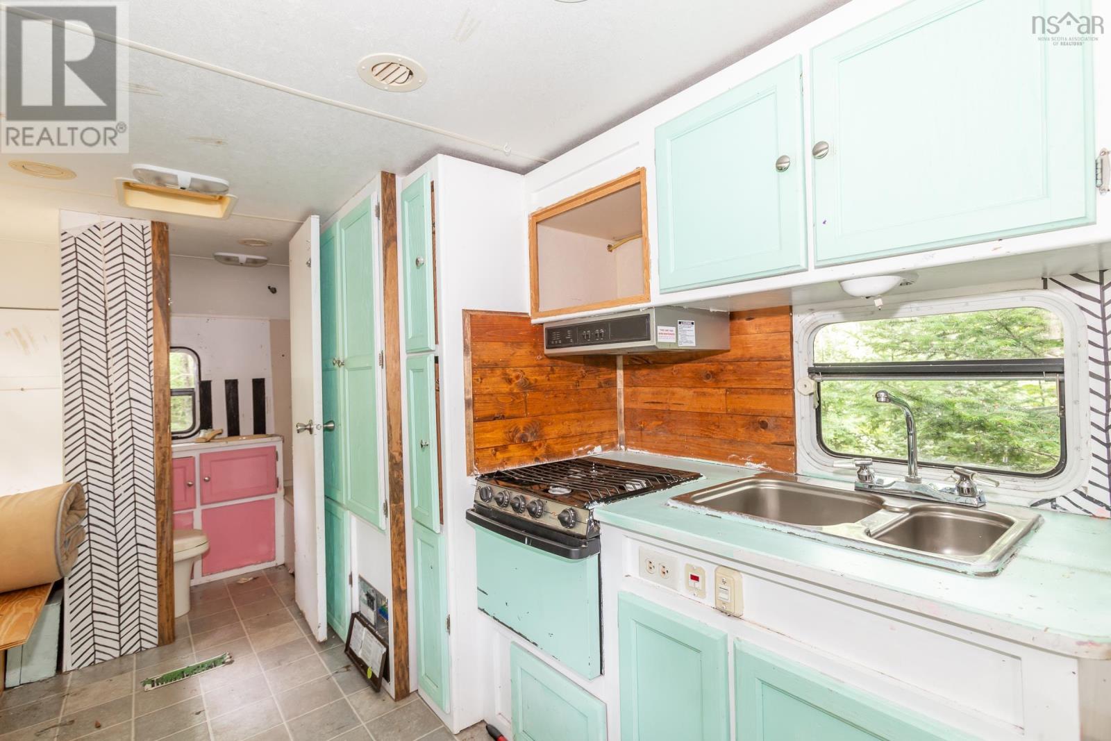 Property 18 of 50 of 781 Virginia Road