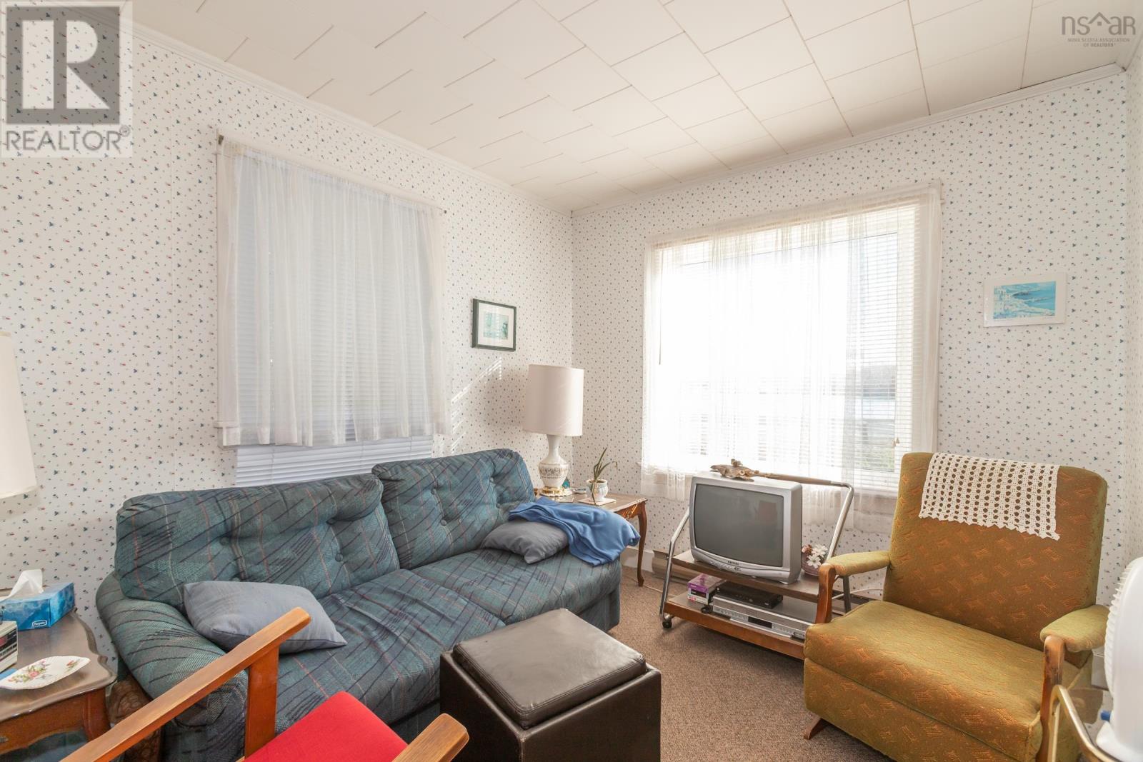 Property 15 of 29 of 15 Shore Road