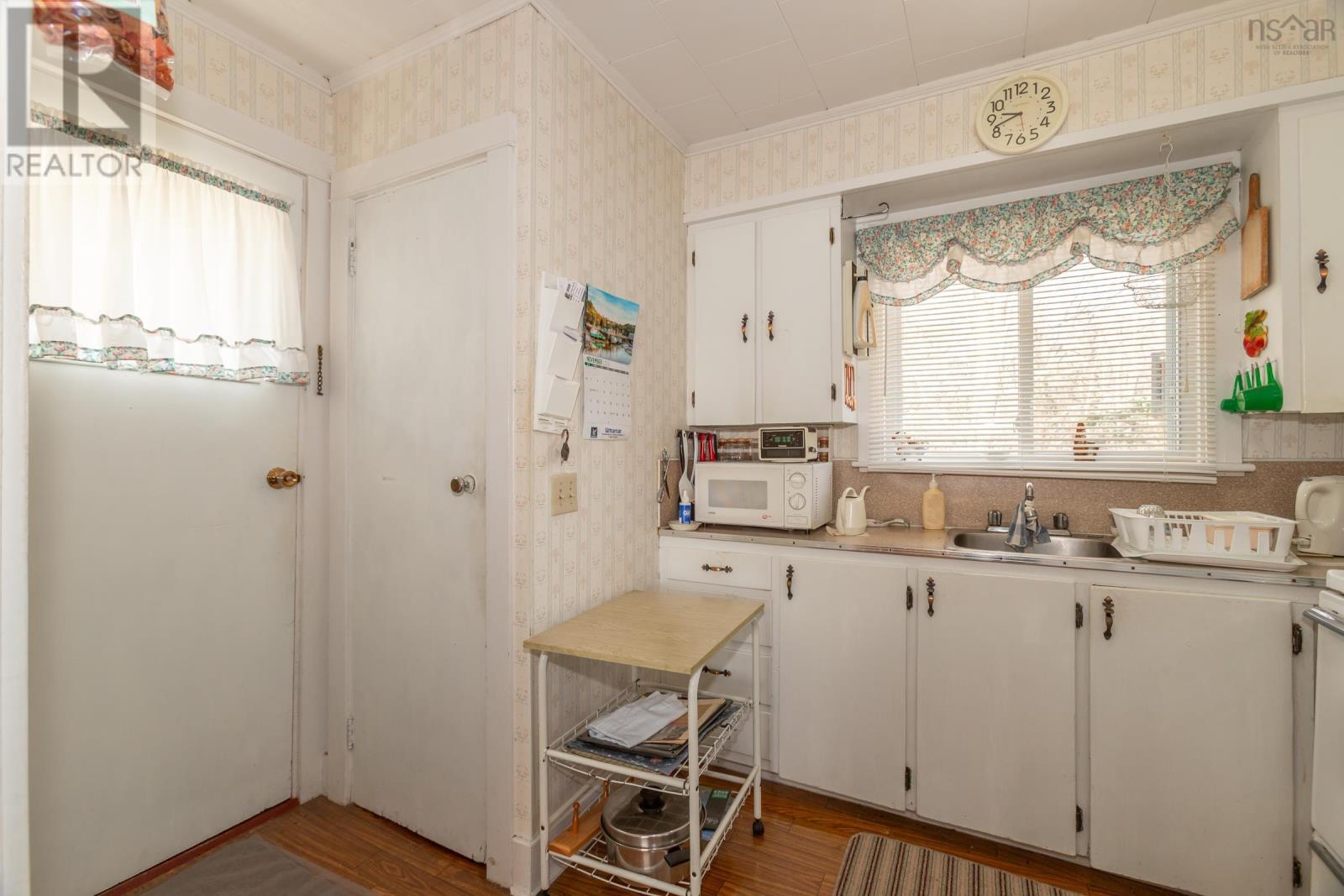 Property 22 of 29 of 15 Shore Road