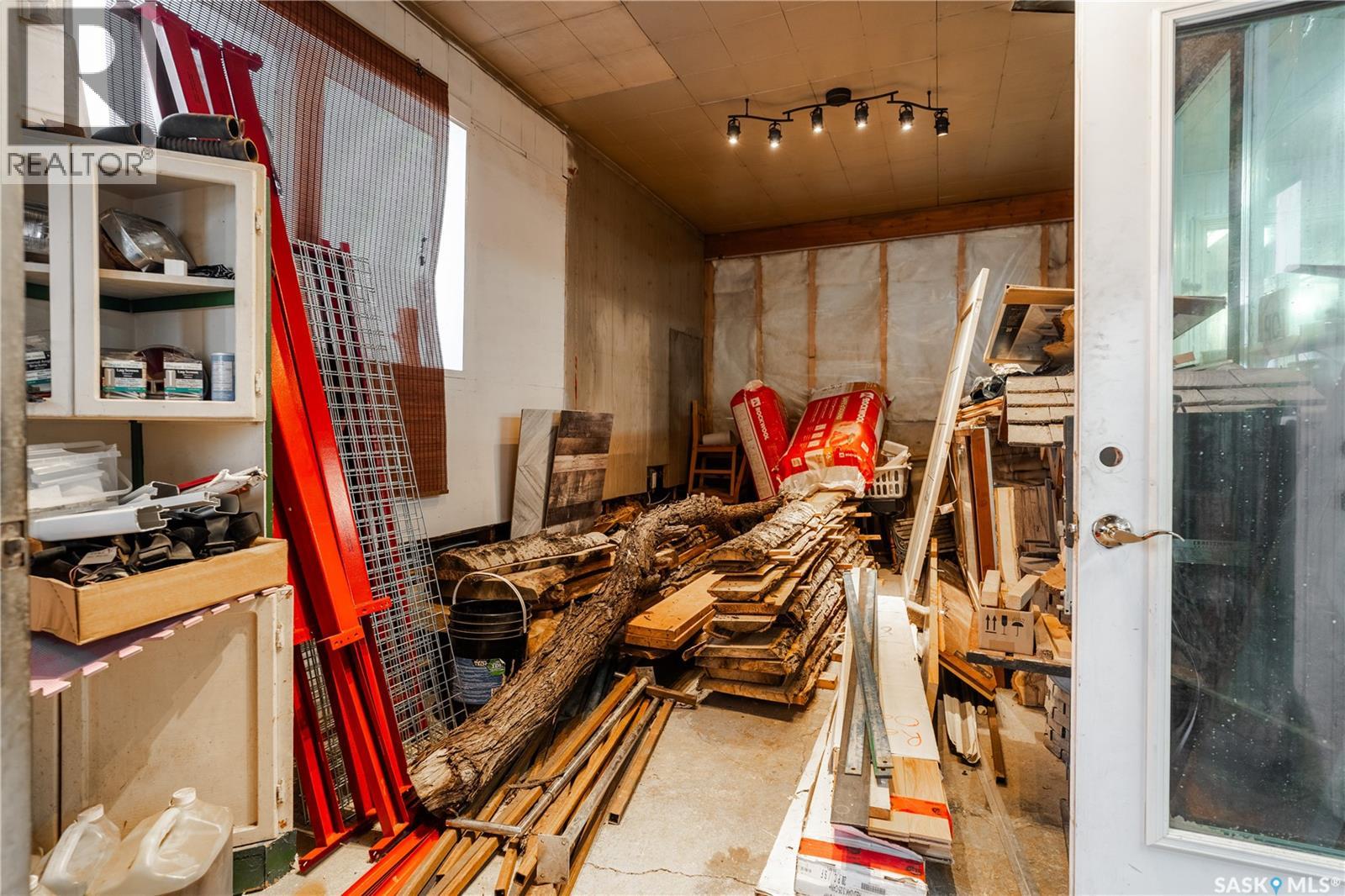 503 Railway AVENUE — photo 7
