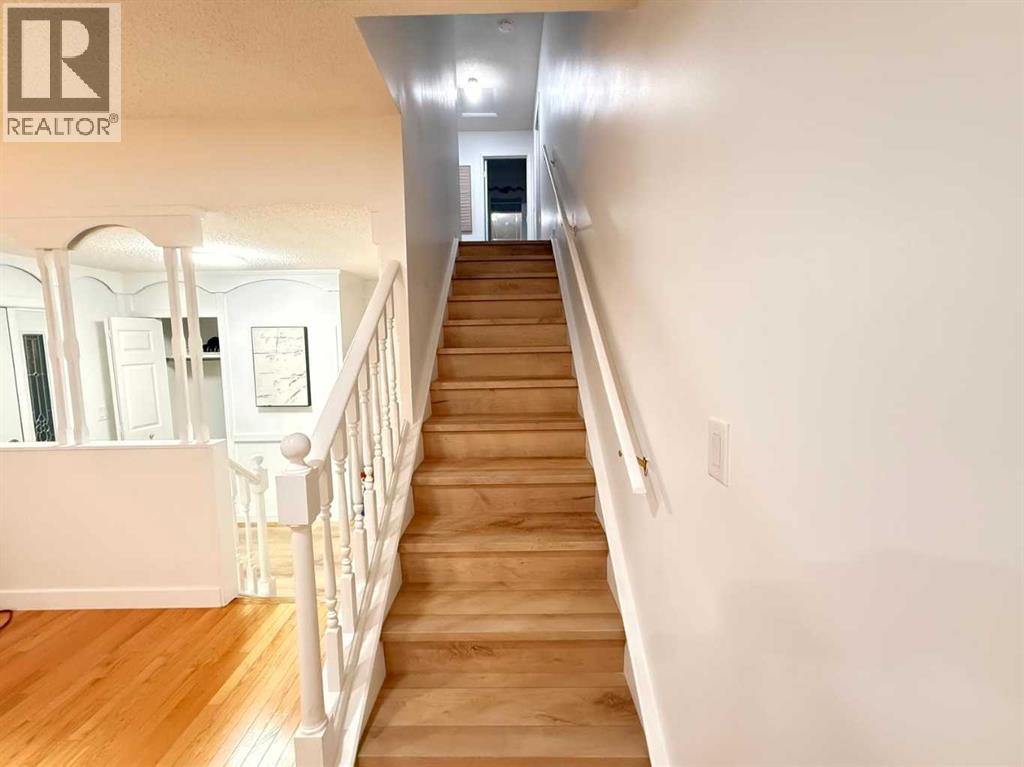 Single Family House for Sale in  dalhousie Drive NW Dalhousie Calgary 