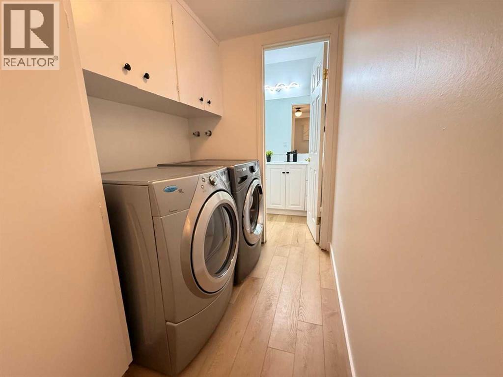 Single Family House for Sale in  dalhousie Drive NW Dalhousie Calgary 