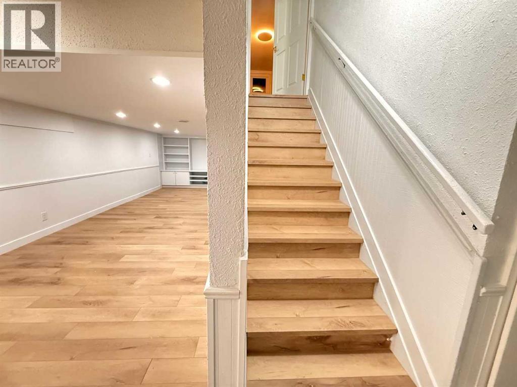 Single Family House for Sale in  dalhousie Drive NW Dalhousie Calgary 