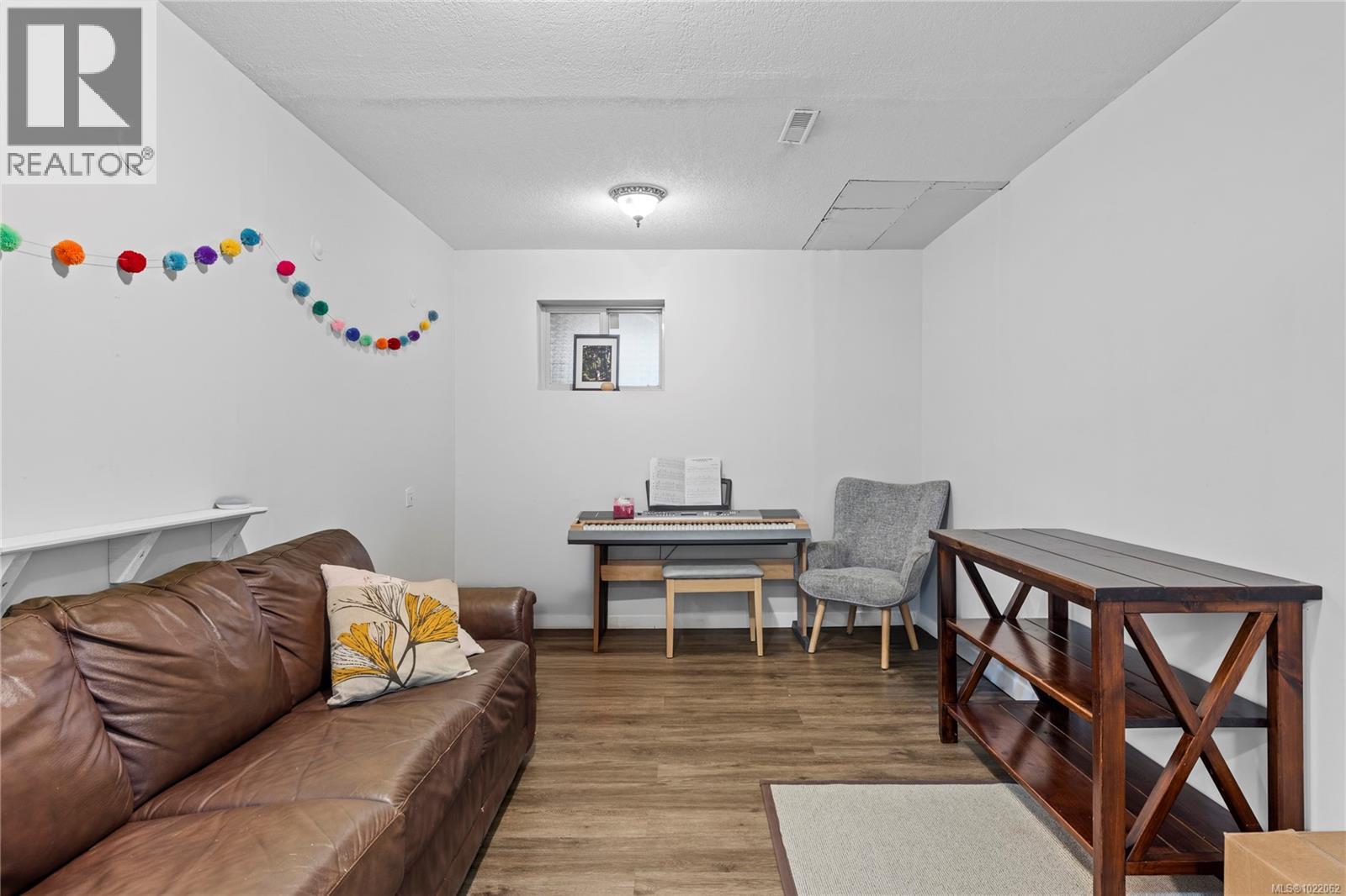 1117 Cloke Rd, Ladysmith