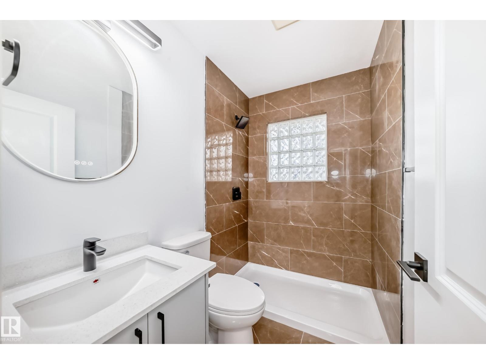 9126 152 St NW, Edmonton