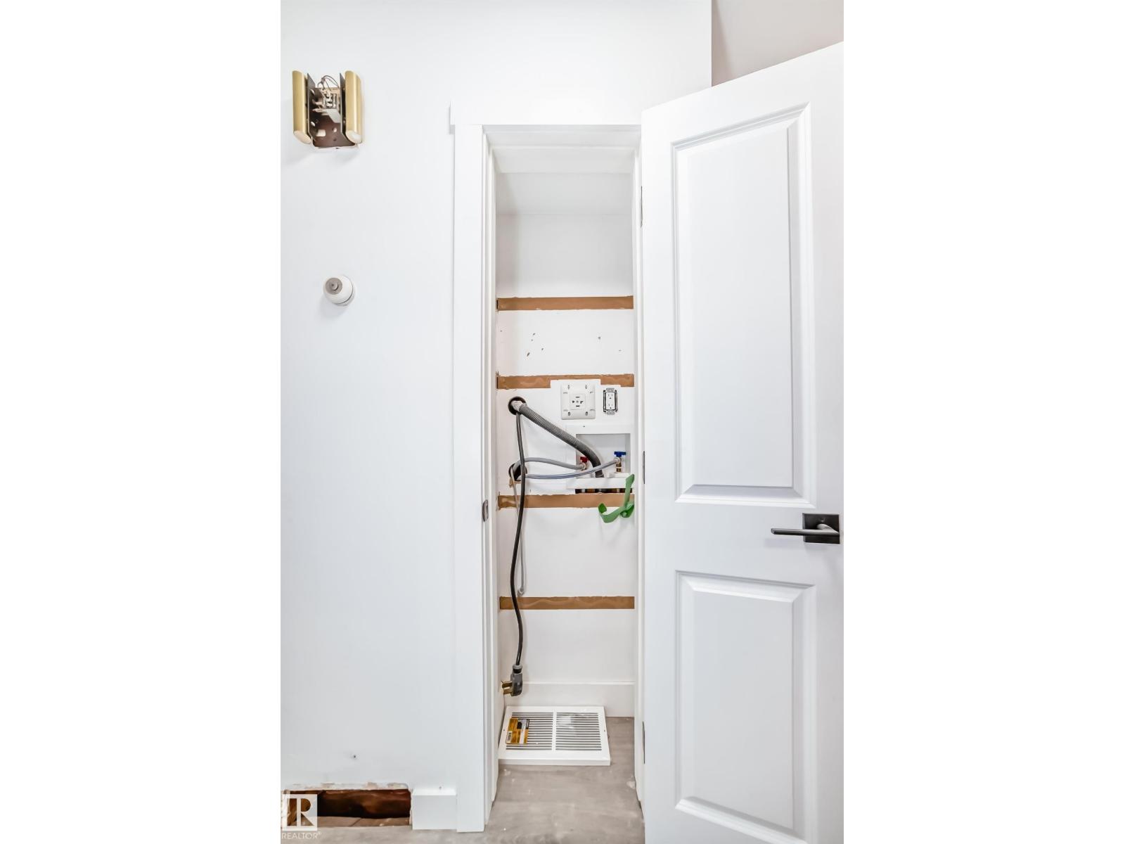 9126 152 St NW, Edmonton