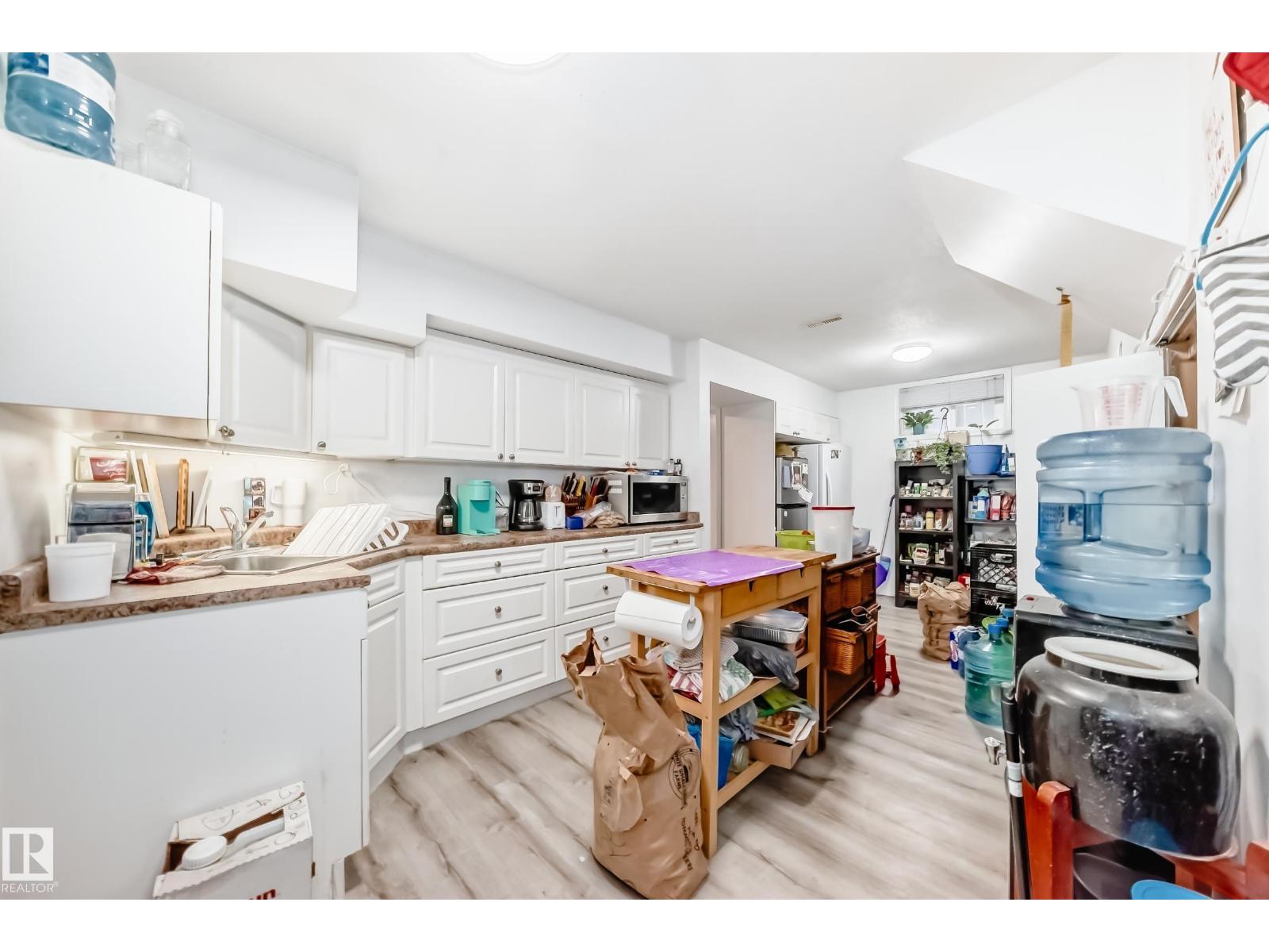 9126 152 St NW, Edmonton