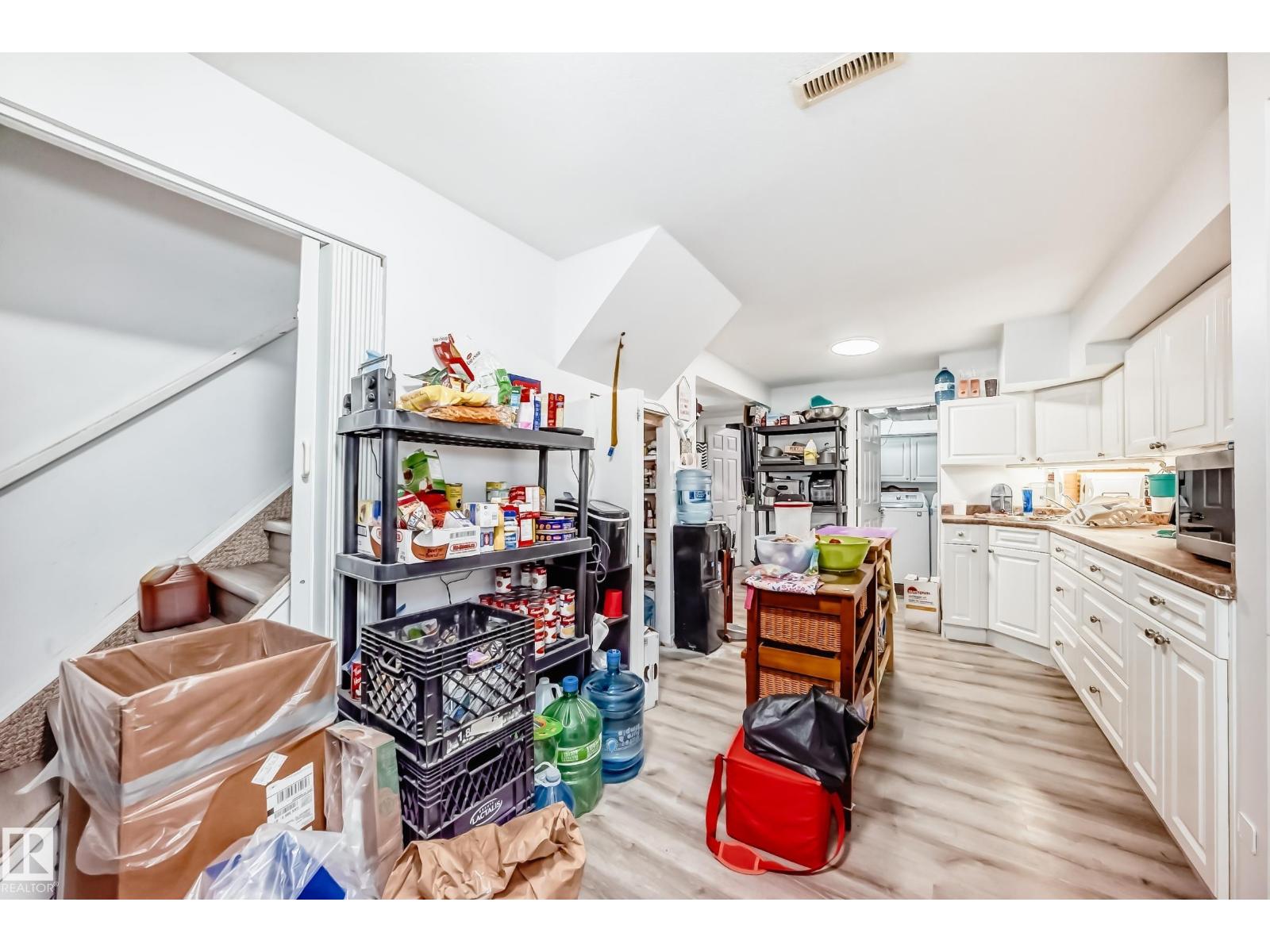 9126 152 St NW, Edmonton