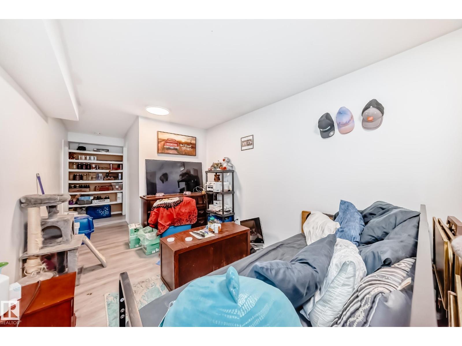 9126 152 St NW, Edmonton