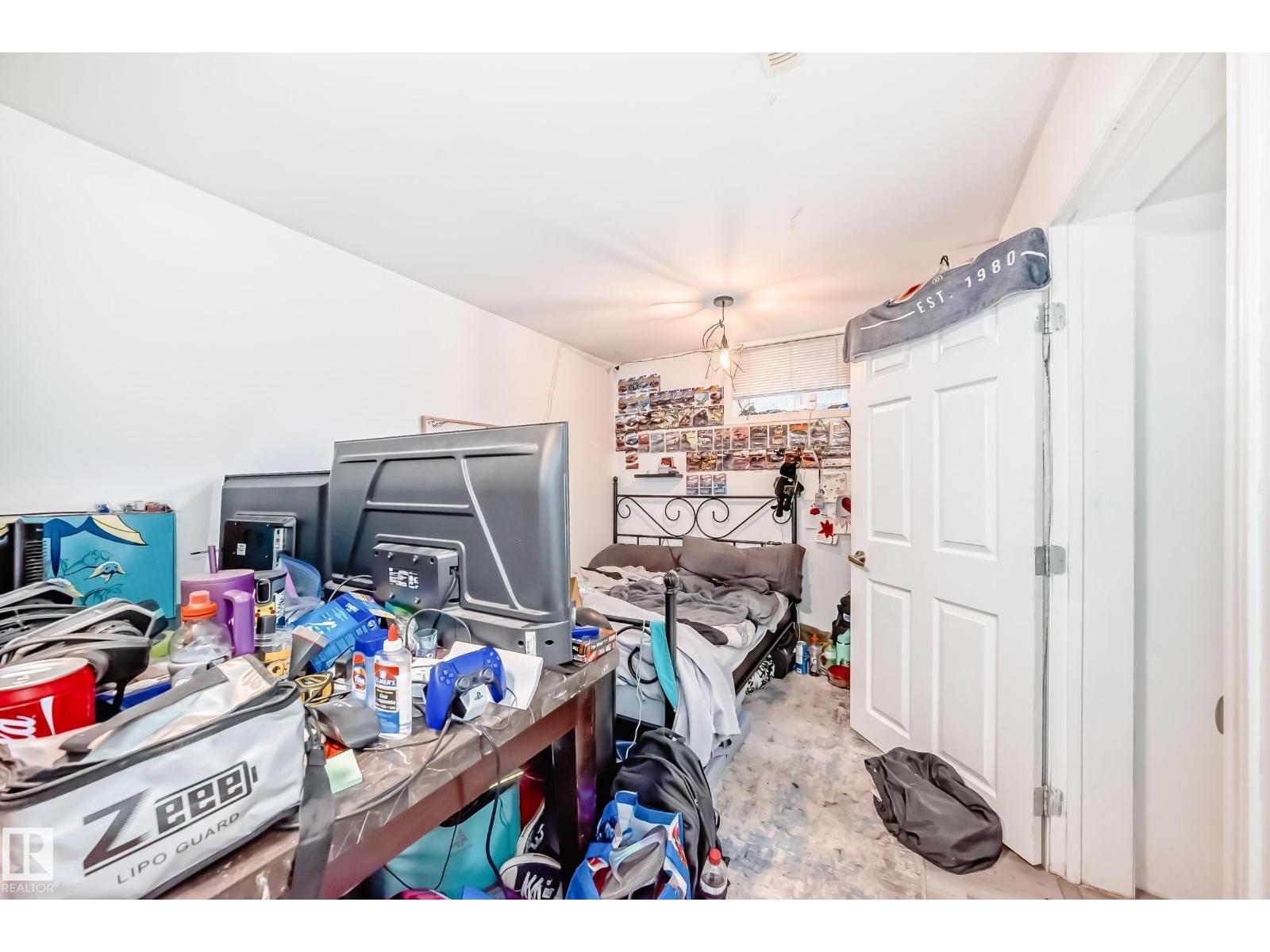 9126 152 St NW, Edmonton