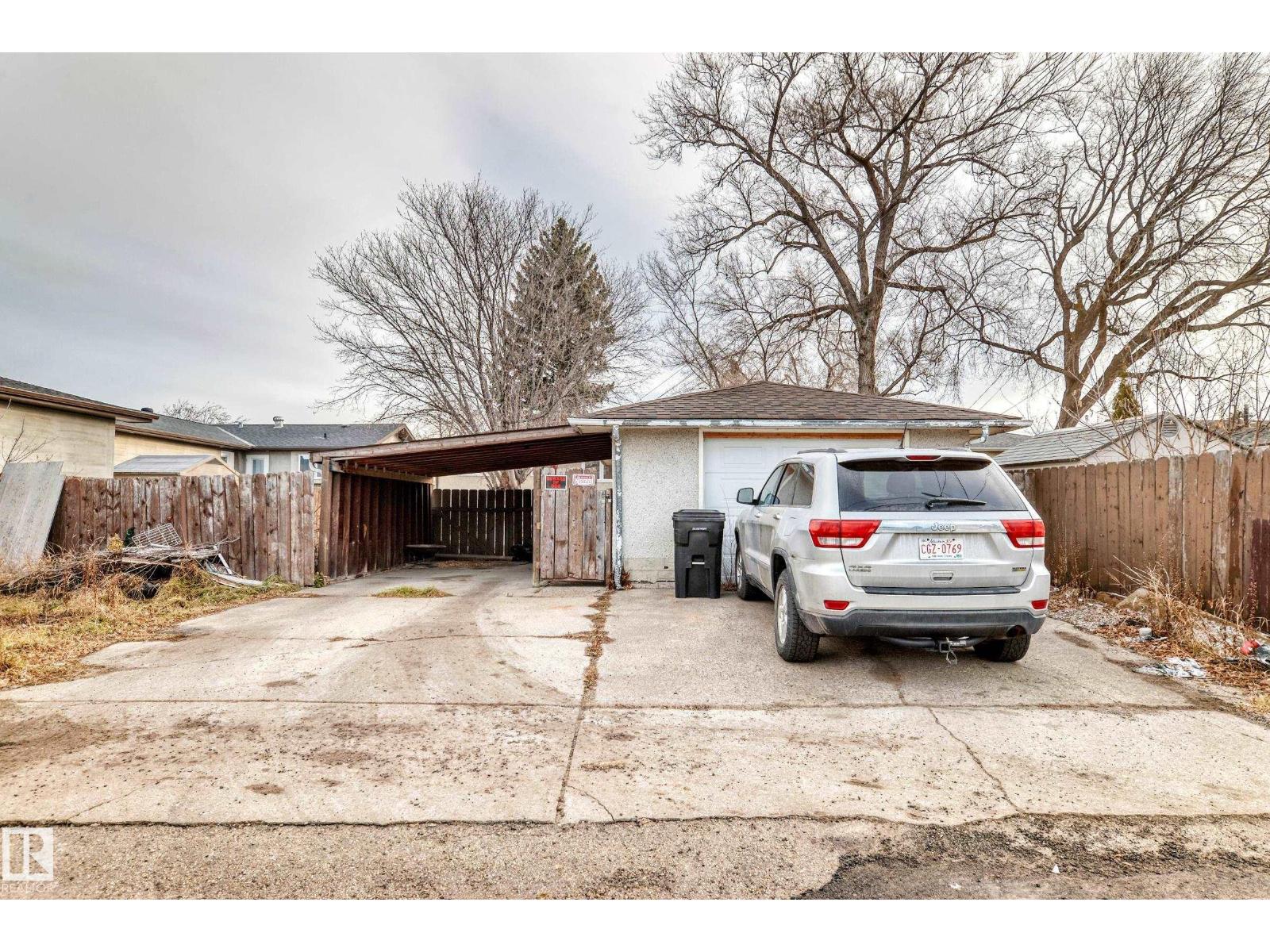 9126 152 St NW, Edmonton