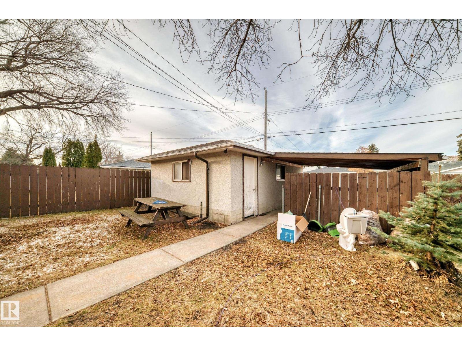 9126 152 St NW, Edmonton