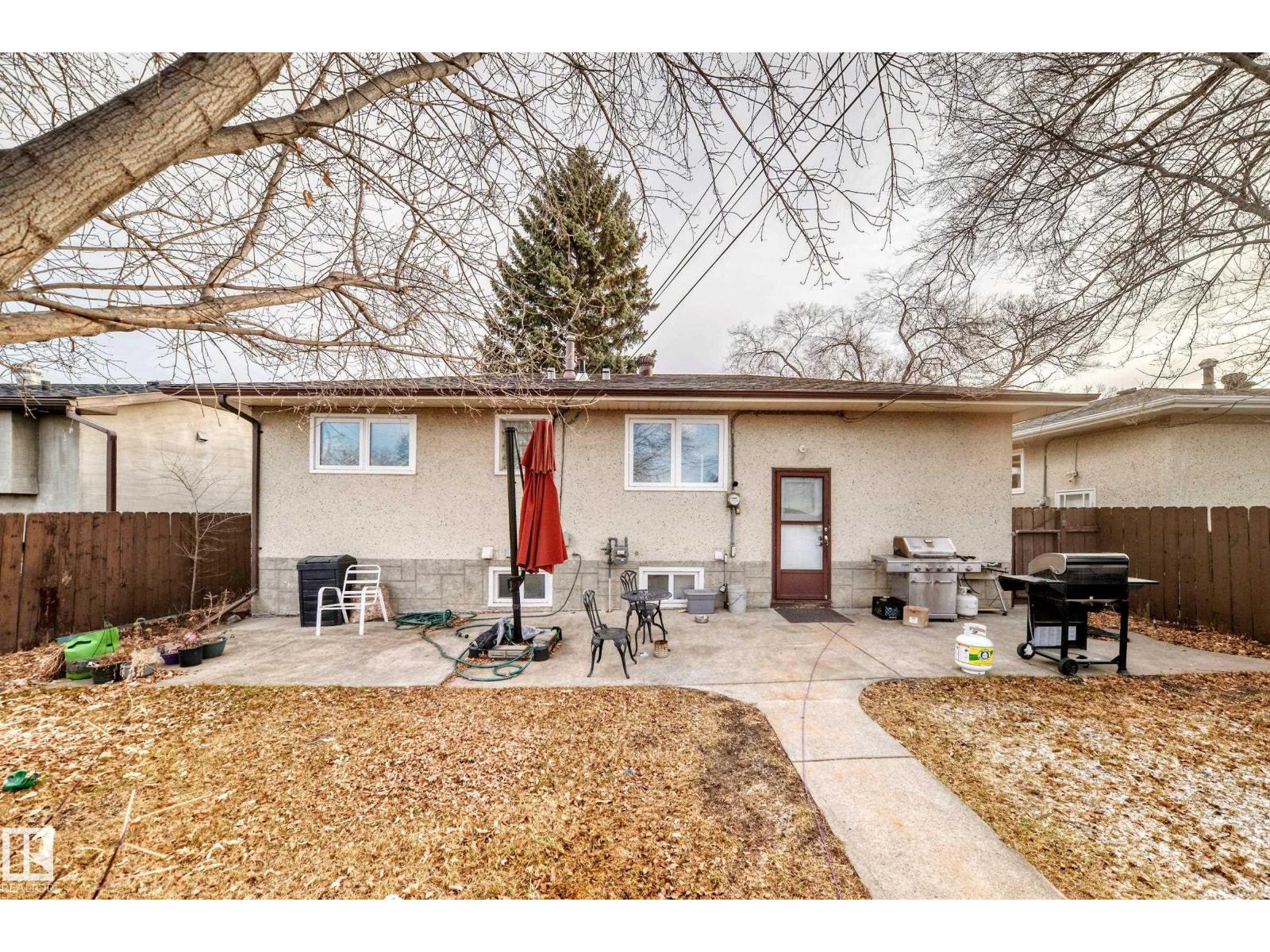 9126 152 St NW, Edmonton