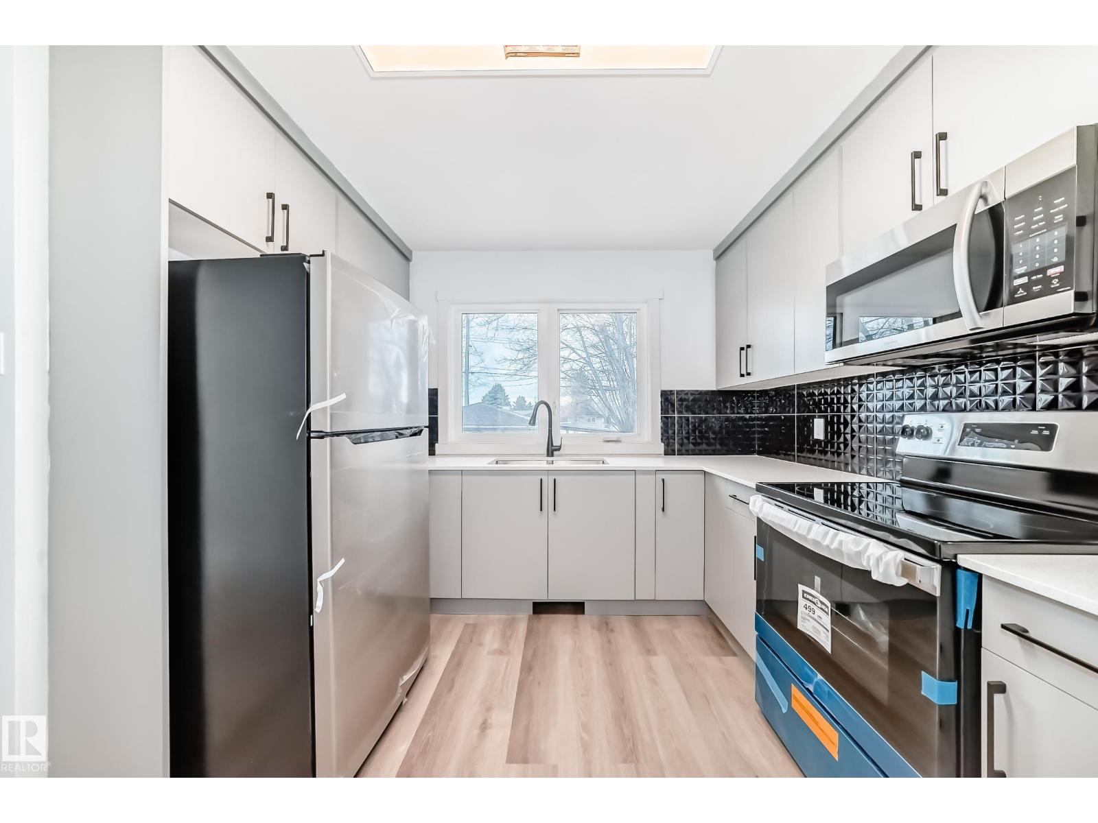 9126 152 St NW, Edmonton