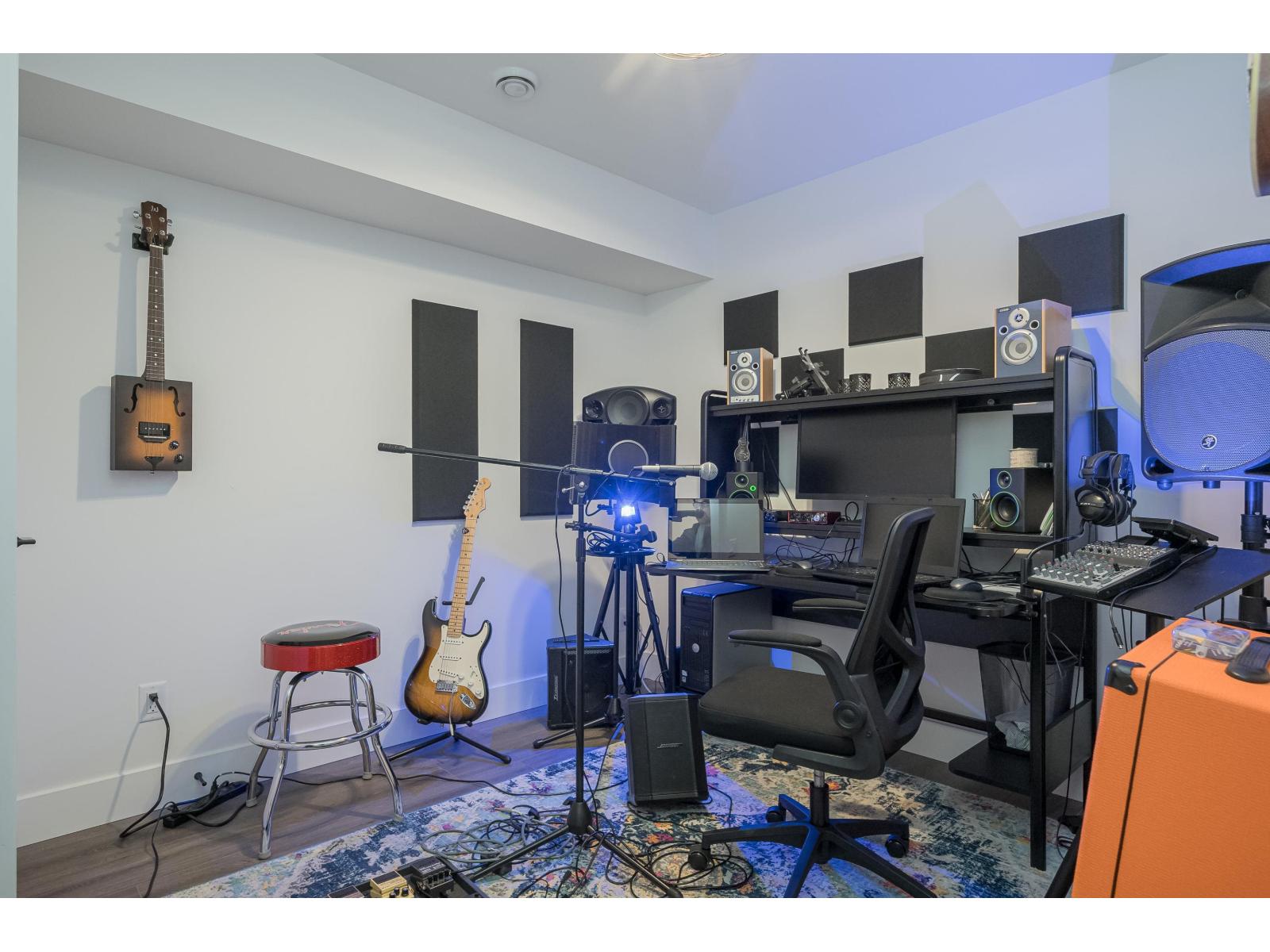 8141 202 STREET, Langley