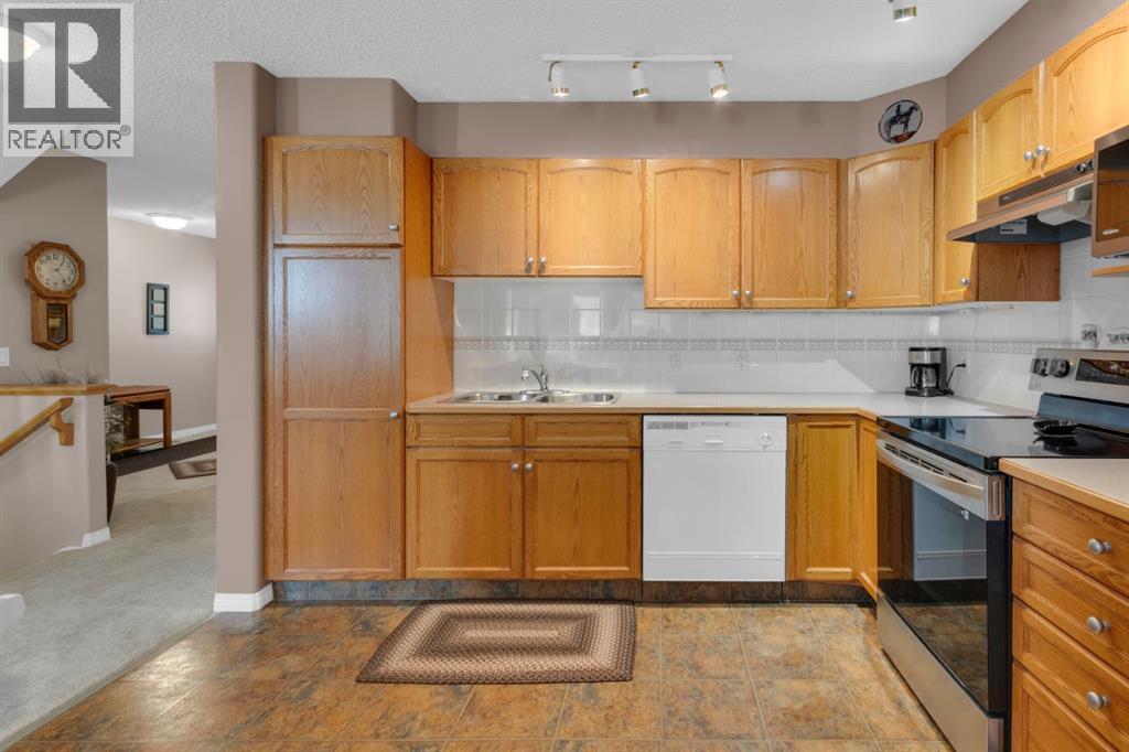 Single Family House for Sale in   Sandstone Drive NW Sandstone Valley Calgary 