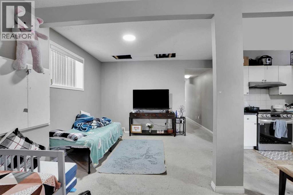 Single Family House Bi-level for Sale in  Martinwood Place NE Martindale Calgary 