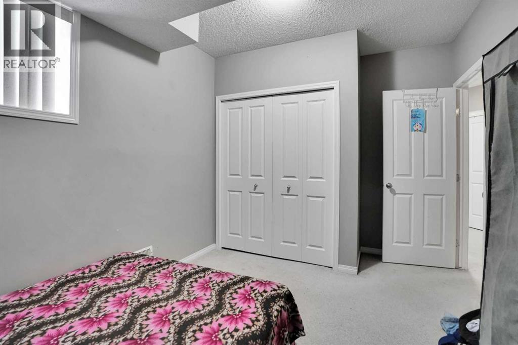 Single Family House Bi-level for Sale in  Martinwood Place NE Martindale Calgary 