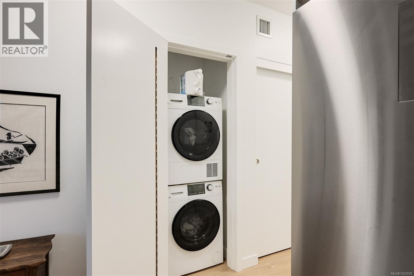 407 1115 Johnson Street, Victoria