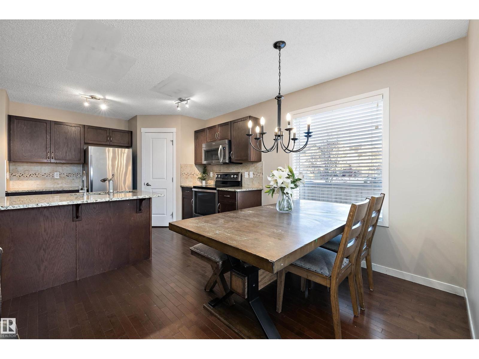 5247 20 AV SW SW, Edmonton