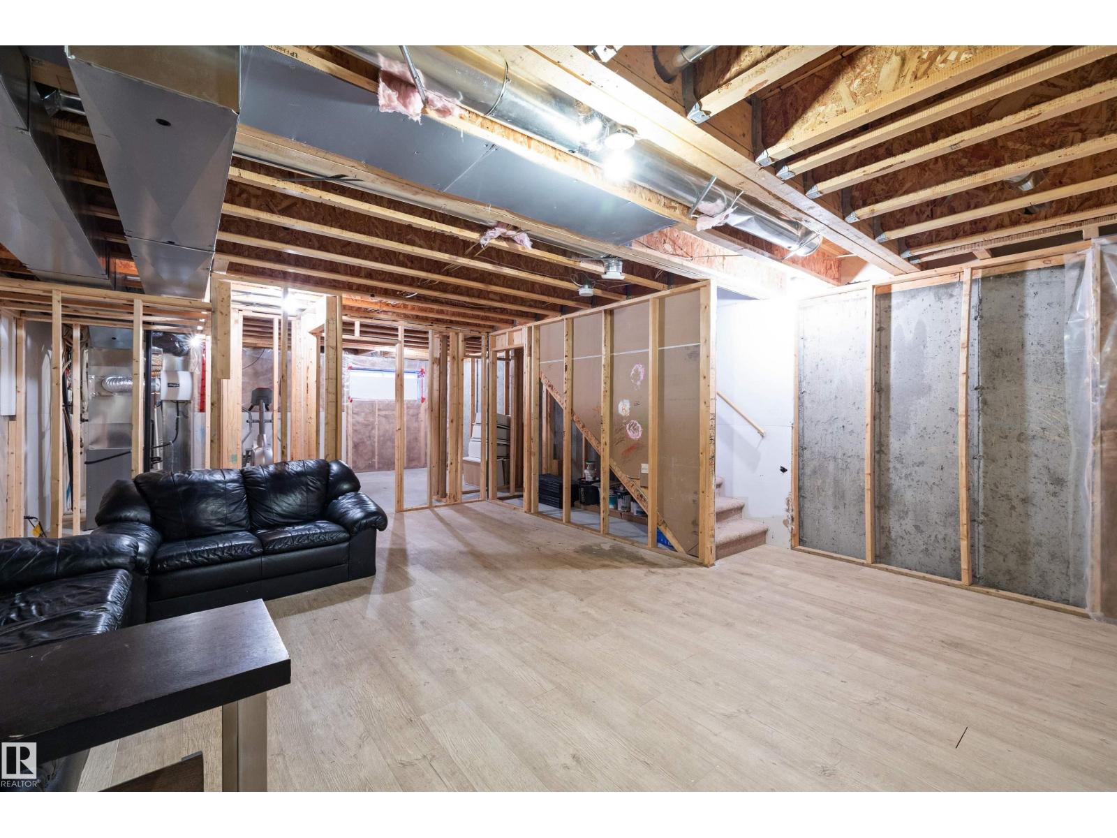 5247 20 AV SW SW, Edmonton