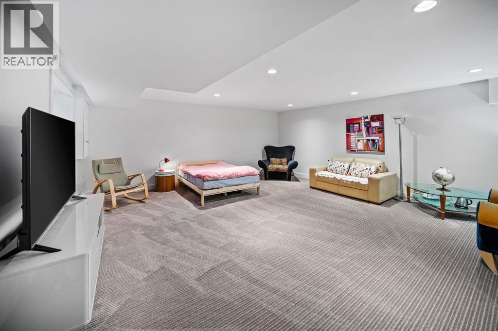 Single Family House for Sale in   Street NW Parkdale Calgary 