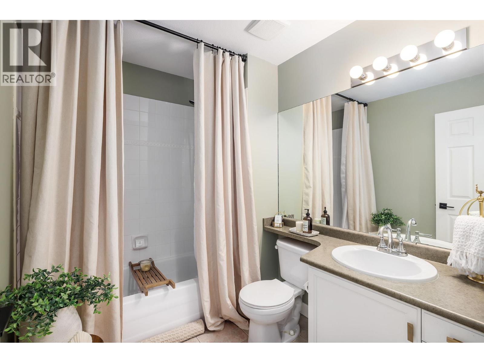 413 665 Cook Road, Kelowna