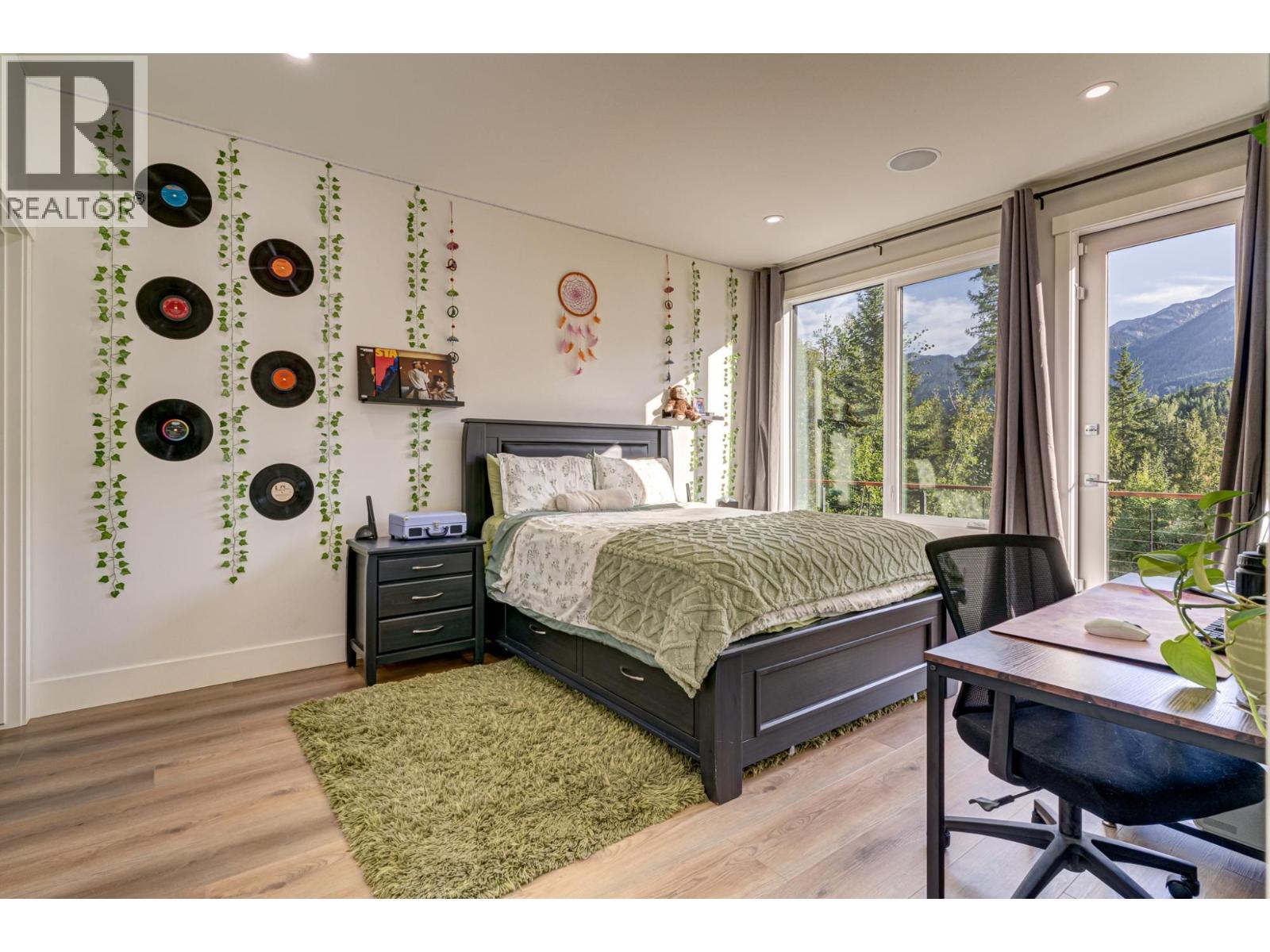 4 SUNSET Lane, Fernie