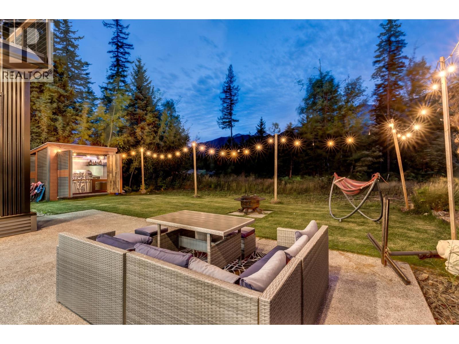 4 SUNSET Lane, Fernie