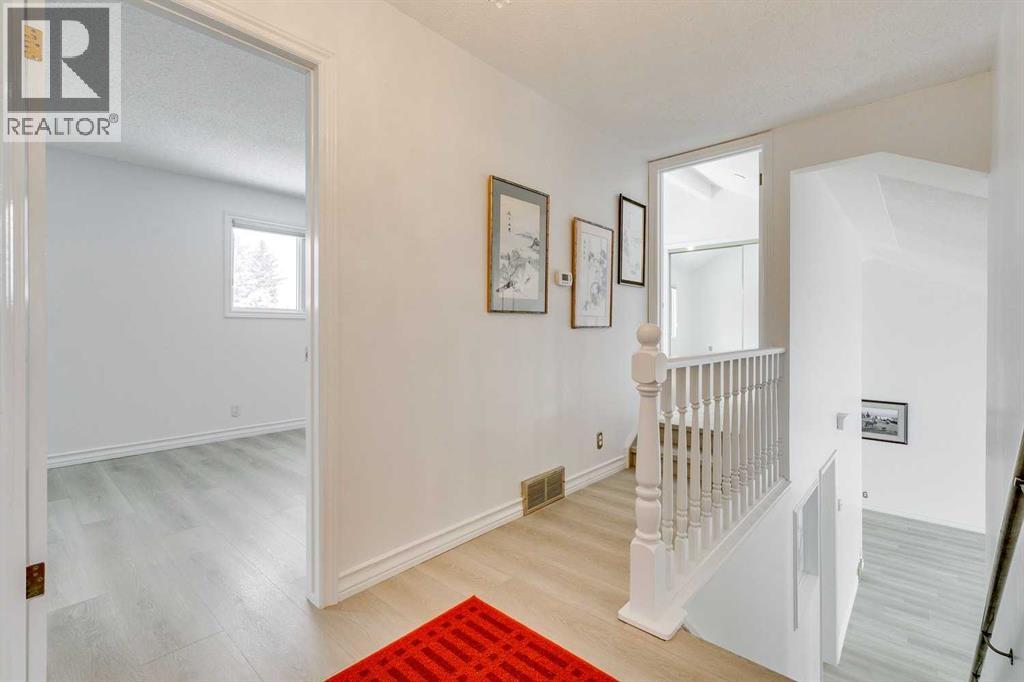 Single Family House for Sale in   Avenue SE Lake Bonavista Calgary 