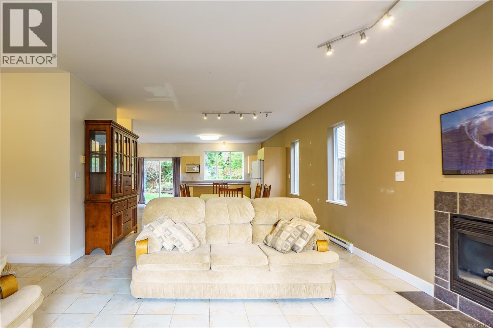 809 ocean park Dr, Tofino