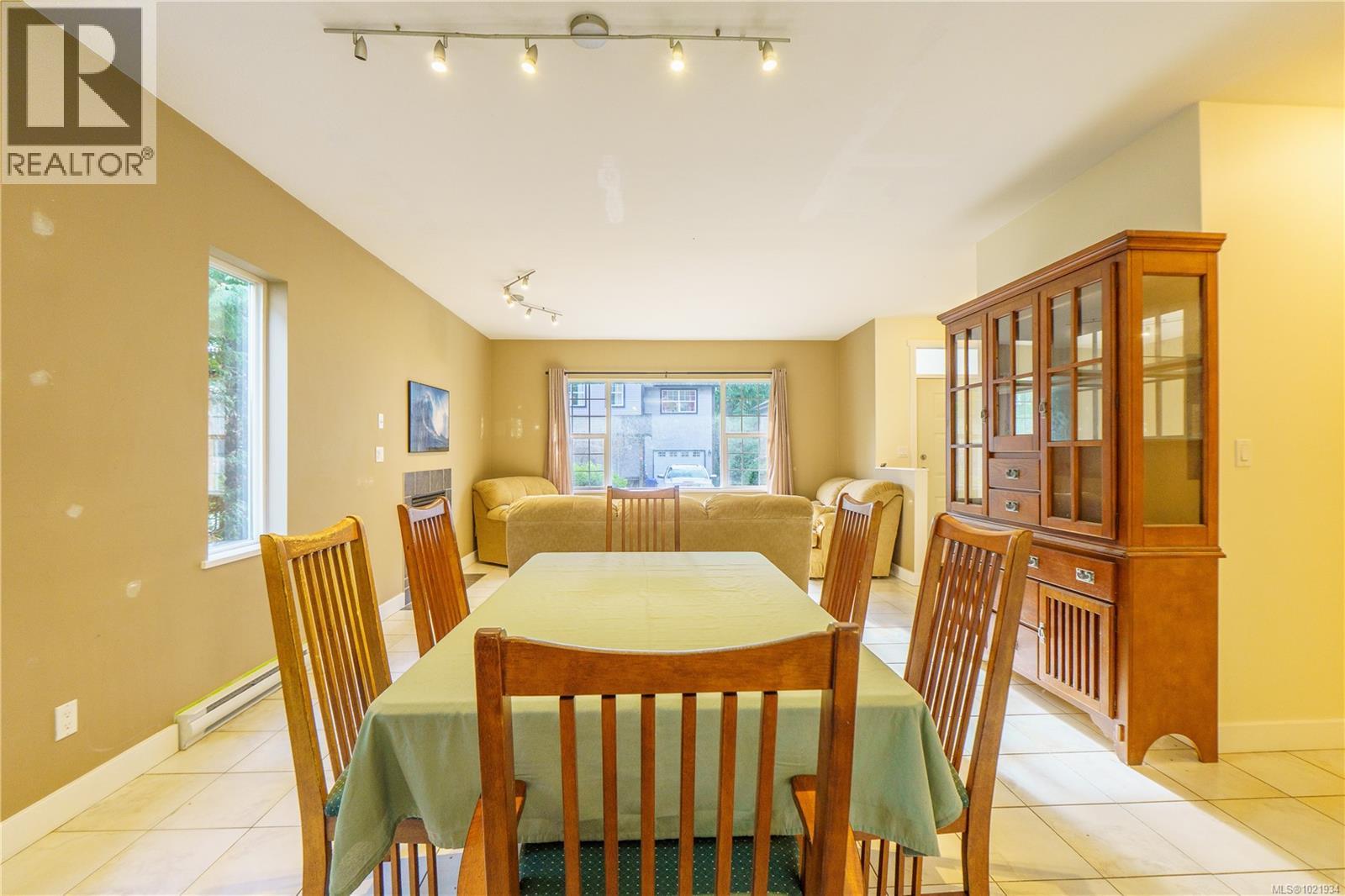 809 ocean park Dr, Tofino