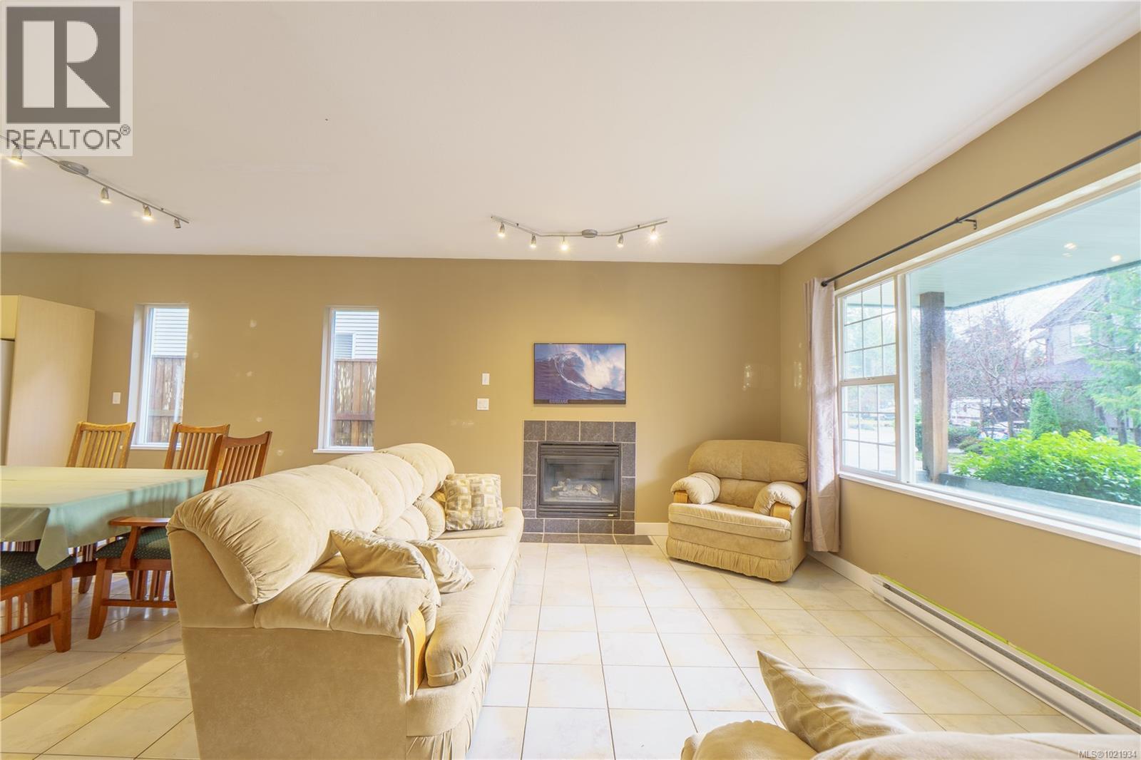 809 ocean park Dr, Tofino